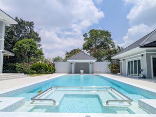 For sale 6 ベッドルーム house in Bang Lamung, Chonburi