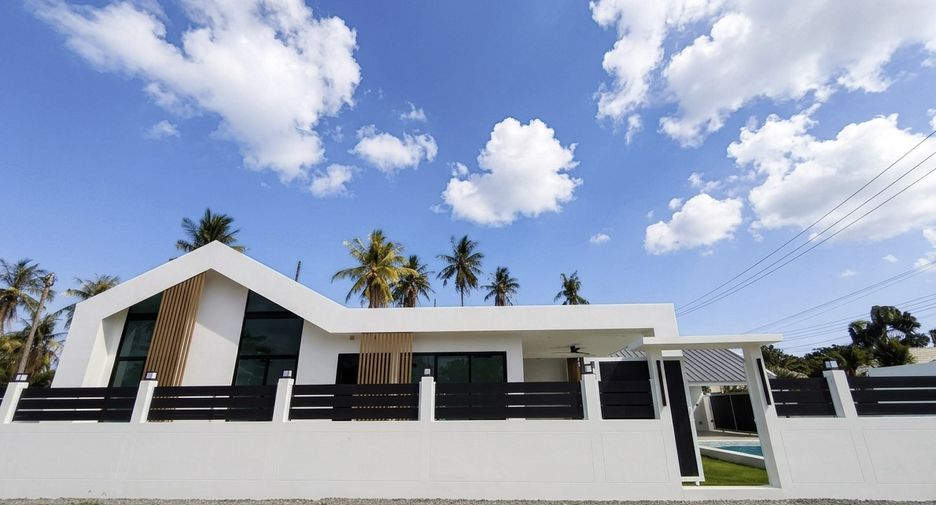 For sale 3 bedrooms house in Huay Yai, Pattaya