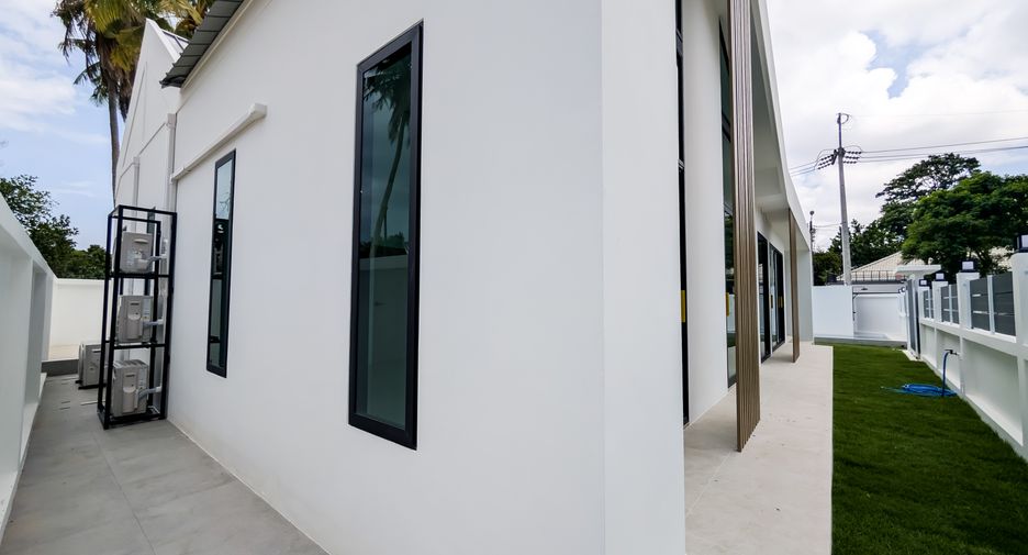 For sale 3 bedrooms house in Huay Yai, Pattaya
