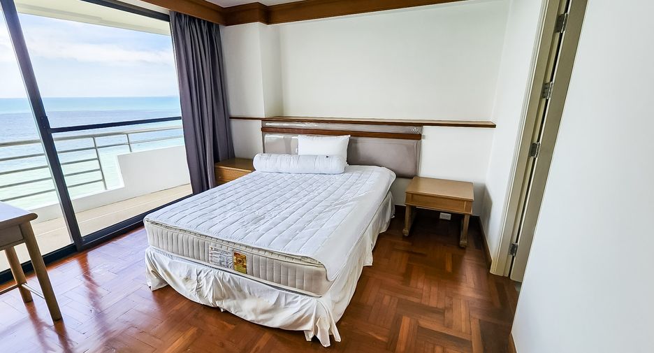 Condo en alquiler de 4 habitaciones en Pratumnak, Pattaya