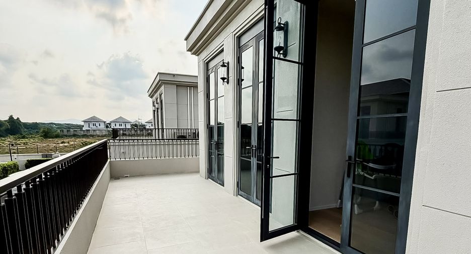 For rent 4 bedrooms house in East Pattaya, Pattaya