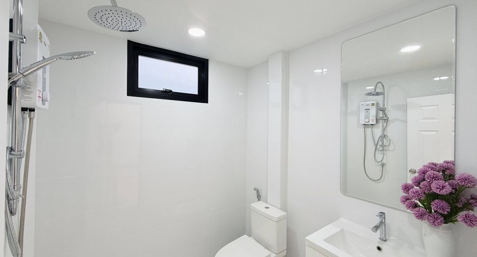 For sale 3 bedrooms house in East Pattaya, Pattaya