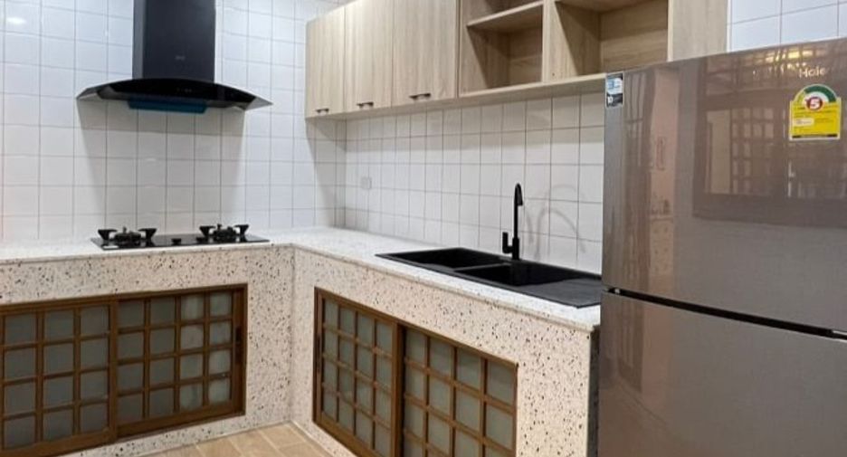 For rent 4 bedrooms house in East Pattaya, Pattaya