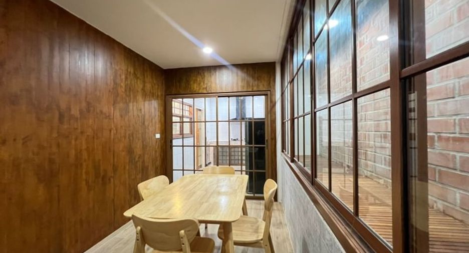 For rent 4 bedrooms house in East Pattaya, Pattaya