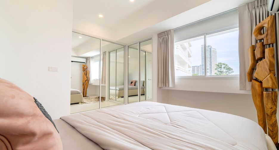 For sale 2 bedrooms condo in Pratumnak, Pattaya