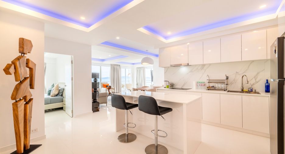 For sale 2 bedrooms condo in Pratumnak, Pattaya
