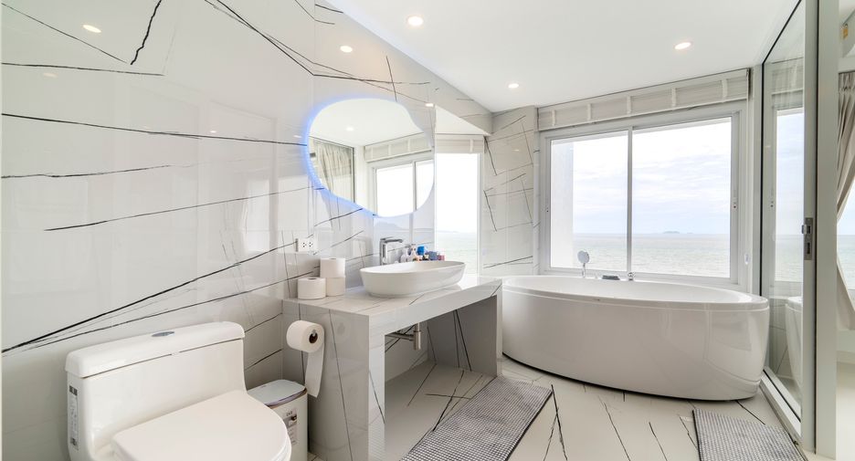 For sale 2 bedrooms condo in Pratumnak, Pattaya