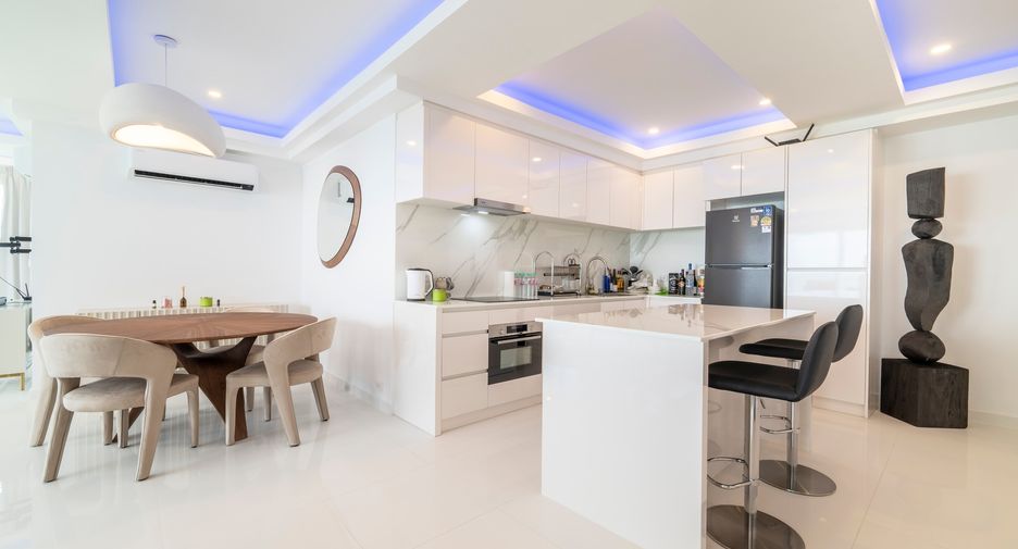 For sale 2 bedrooms condo in Pratumnak, Pattaya