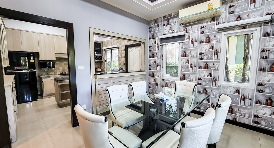 For sale 3 bedrooms house in East Pattaya, Pattaya