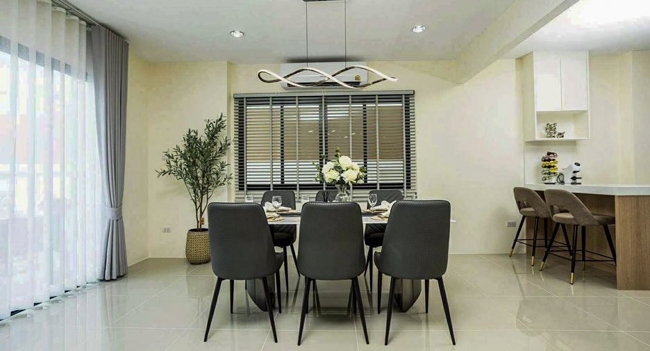 For sale 3 bedrooms house in East Pattaya, Pattaya