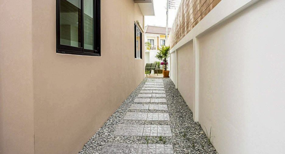 For sale 3 bedrooms house in East Pattaya, Pattaya