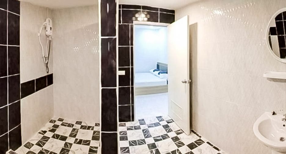 For rent 5 bedrooms house in East Pattaya, Pattaya