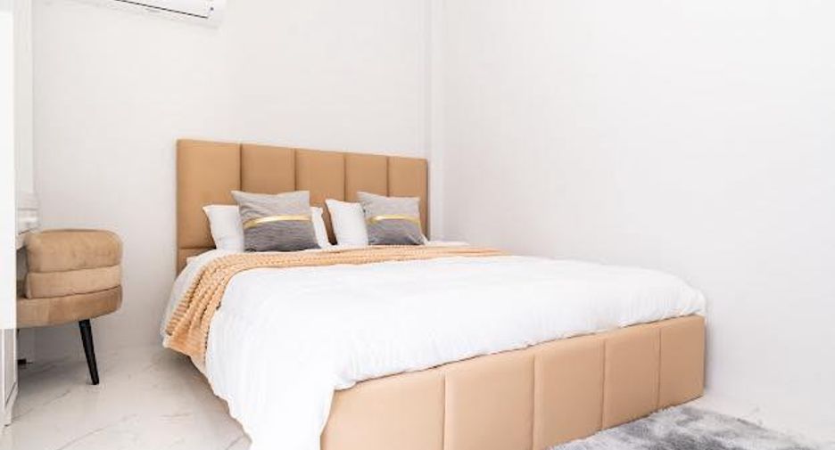 For sale 4 bedrooms house in East Pattaya, Pattaya