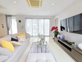 Haus zum Kauf mit 4 Zimmer in Bang Lamung, Chonburi