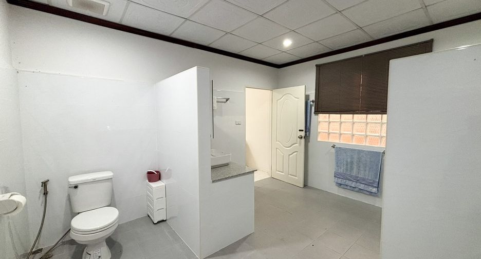 For sale 2 ベッドルーム house in Sattahip, Chonburi