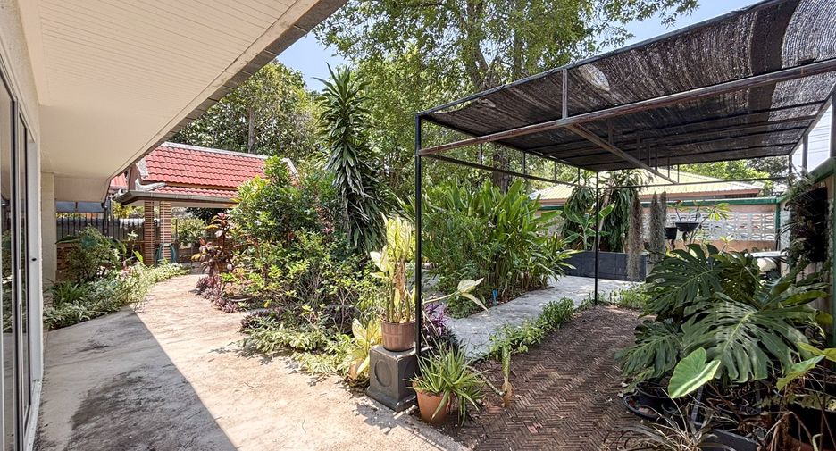 For sale 2 ベッドルーム house in Sattahip, Chonburi