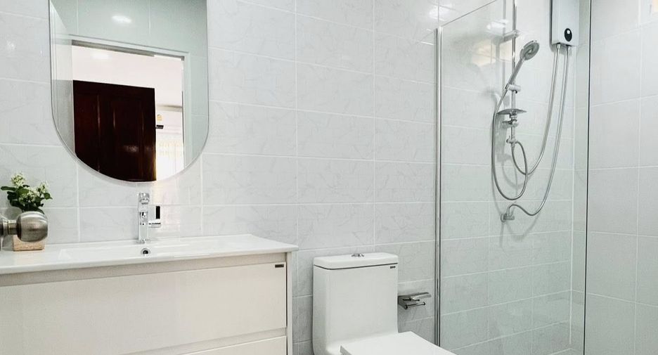 For sale 3 bedrooms house in East Pattaya, Pattaya