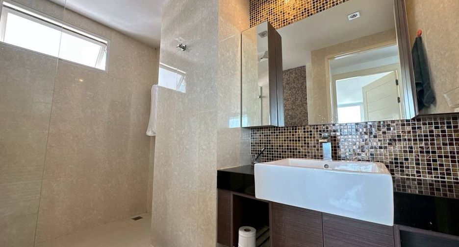 For sale 2 bedrooms condo in Pratumnak, Pattaya