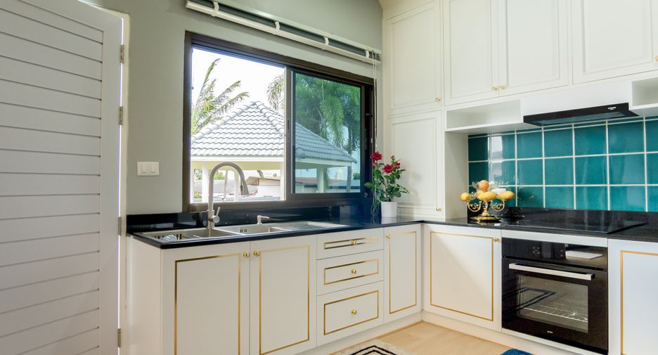 For sale 3 bedrooms house in Sattahip, Chonburi