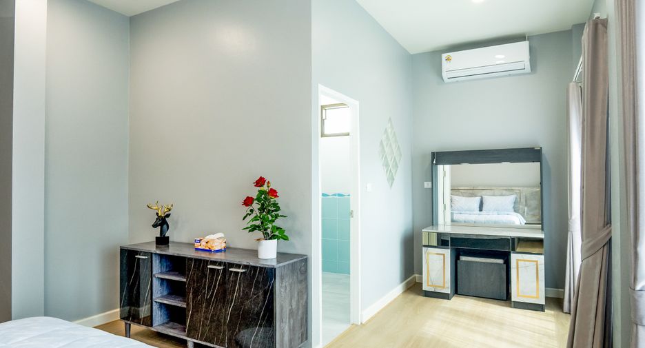 For sale 3 bedrooms house in Sattahip, Chonburi