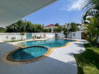 Haus zum Kauf mit 4 Zimmer in Bang Lamung, Chonburi