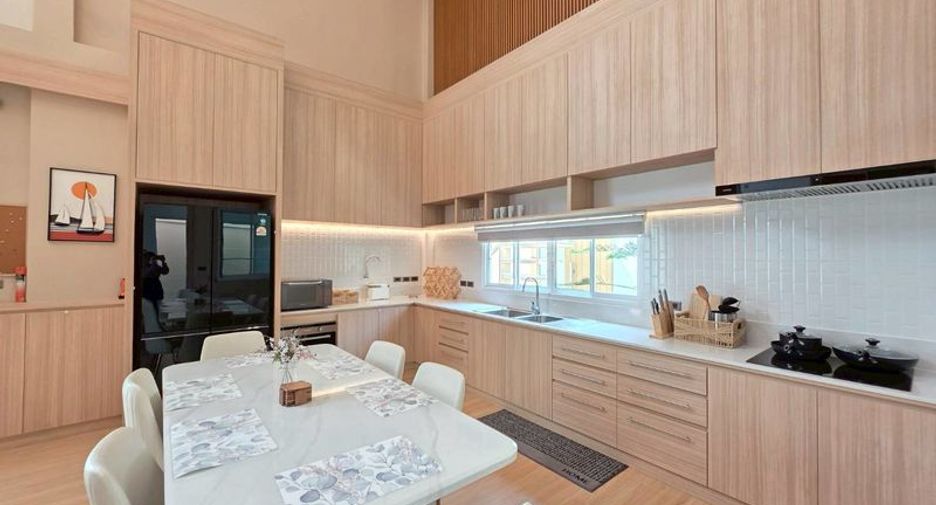 For sale 3 bedrooms house in East Pattaya, Pattaya