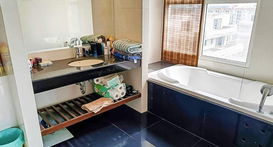 Продажа 2 спальни кондо в Йомтиен, Паттайя