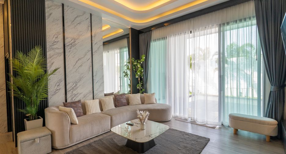 For sale 4 bedrooms house in East Pattaya, Pattaya