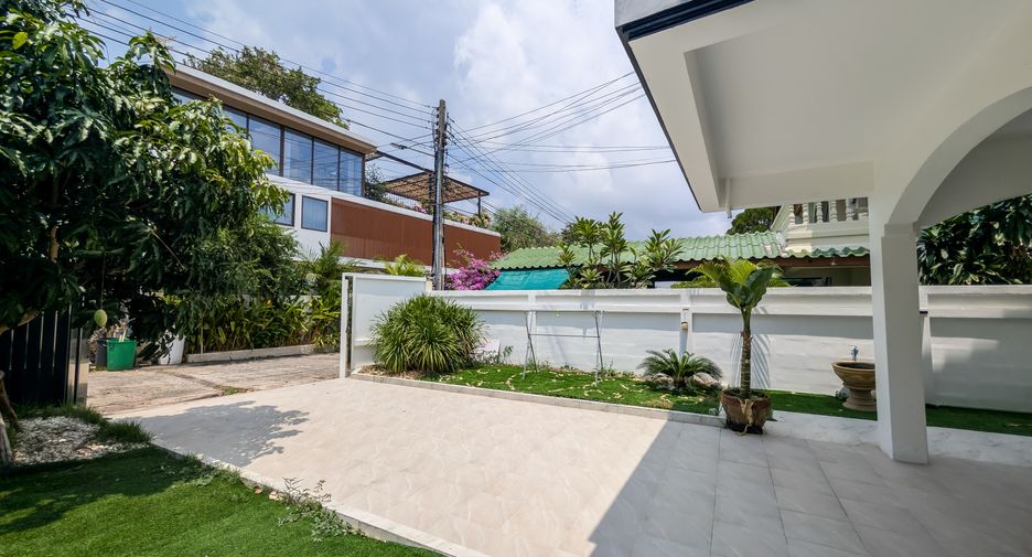 For sale 3 bedrooms house in East Pattaya, Pattaya