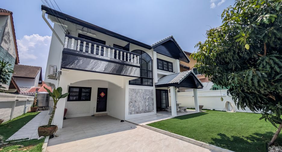For sale 3 bedrooms house in East Pattaya, Pattaya