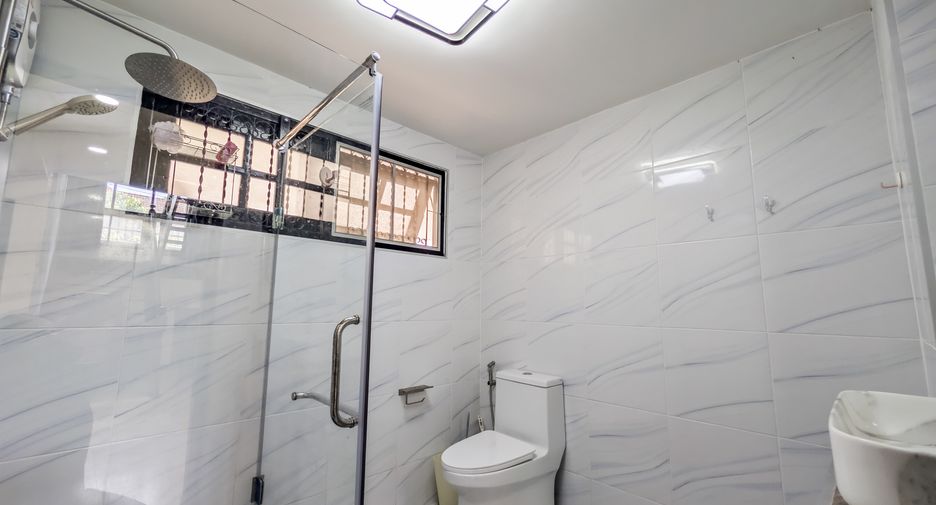 For sale 3 bedrooms house in East Pattaya, Pattaya