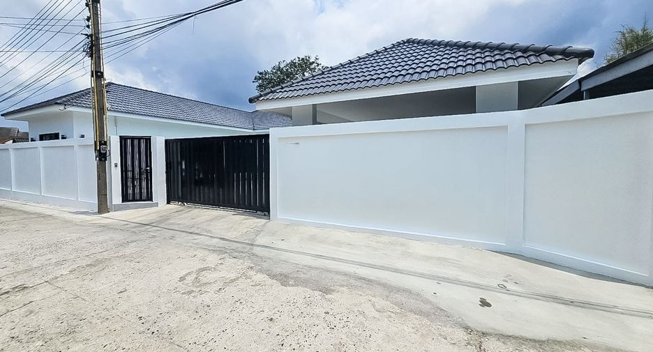 For sale 4 bedrooms house in East Pattaya, Pattaya