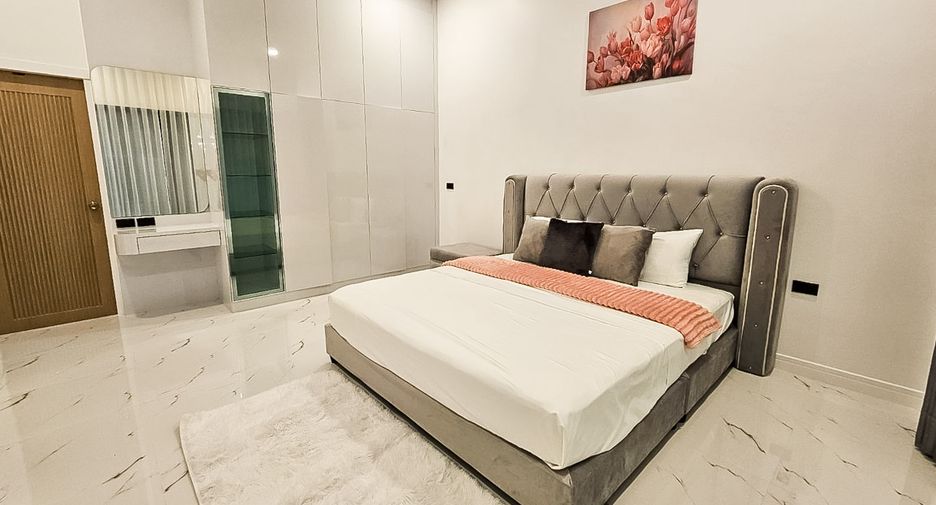 For sale 4 bedrooms house in East Pattaya, Pattaya