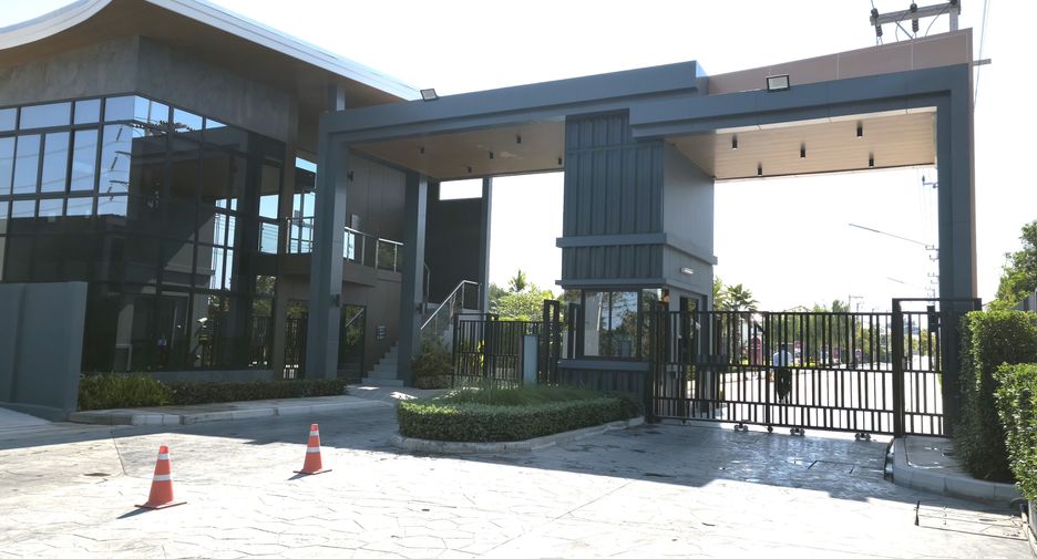 For sale and for rent 4 bedrooms house in East Pattaya, Pattaya
