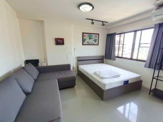 For rent studio condo in Khlong Toei, Bangkok