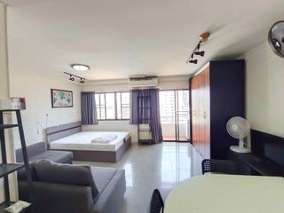 For rent studio condo in Khlong Toei, Bangkok