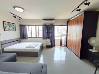 For rent studio condo in Khlong Toei, Bangkok