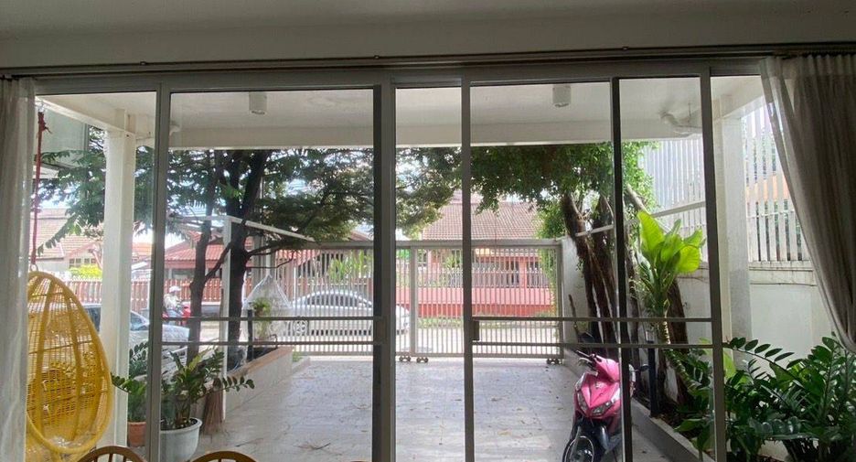 Reihenhaus zur Miete und zum Kauf mit 4 Zimmer in Chatuchak, Bangkok