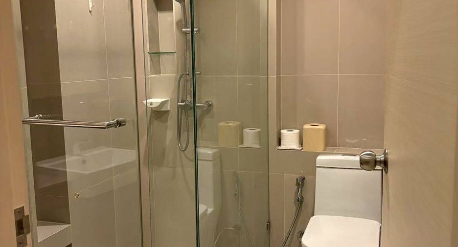 For sale 2 bedrooms condo in Huai Khwang, Bangkok