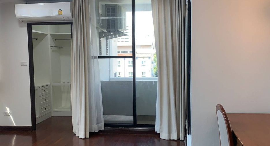 À louer 3 chambres condo à Khlong Toei, Bangkok