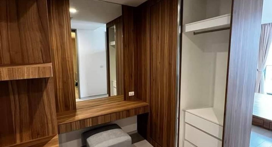 Wohnung zur Miete mit 2 Zimmer in Pathum Wan, Bangkok