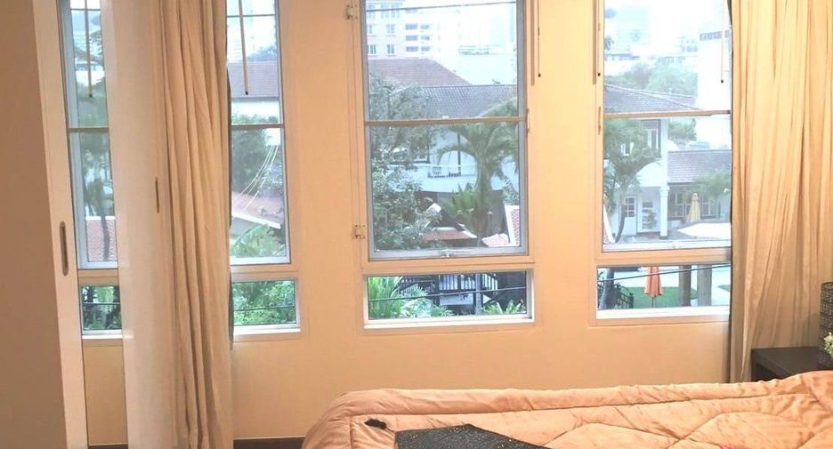 For rent 2 bedrooms condo in Watthana, Bangkok