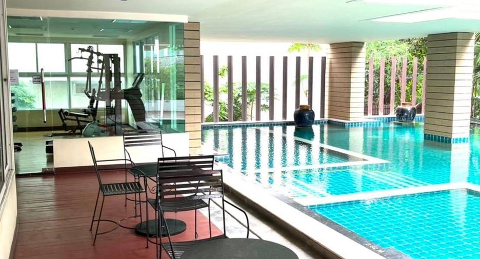 For rent 2 bedrooms condo in Watthana, Bangkok