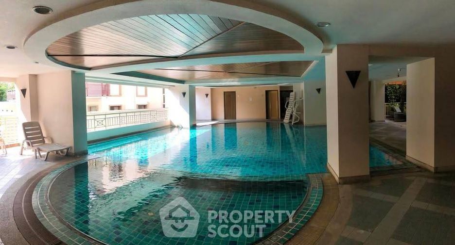 For sale 2 bedrooms condo in Khlong Toei, Bangkok