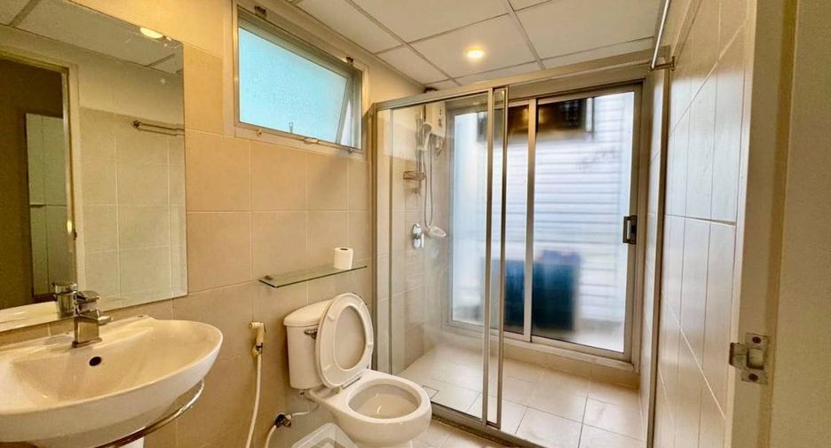 Condo en alquiler y en venta de 2 habitaciones en Watthana, Bangkok
