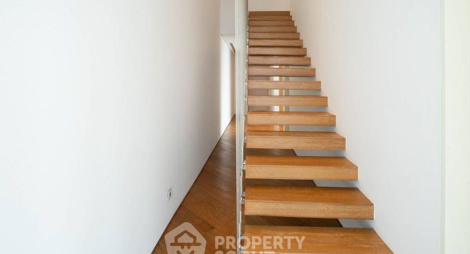 For sale 2 ベッドルーム condo in Sathon, Bangkok