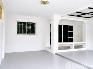 For sale 3 bedrooms house in Khlong Sam Wa, Bangkok