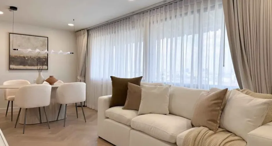For sale 2 bedrooms condo in Phaya Thai, Bangkok