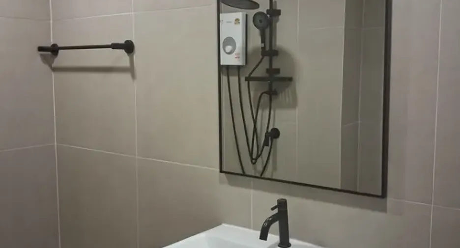 For sale 2 bedrooms condo in Phaya Thai, Bangkok