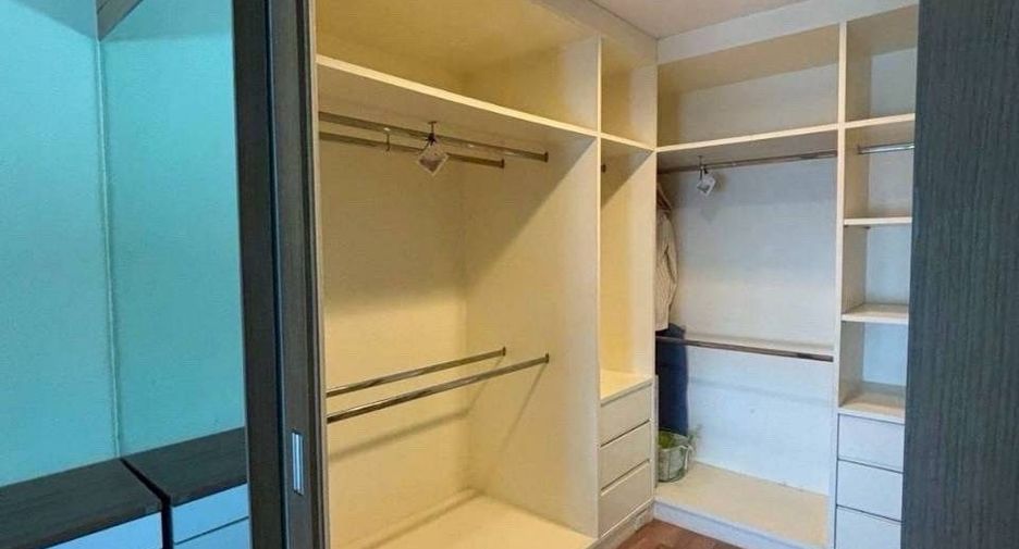 For sale 2 bedrooms condo in Phaya Thai, Bangkok